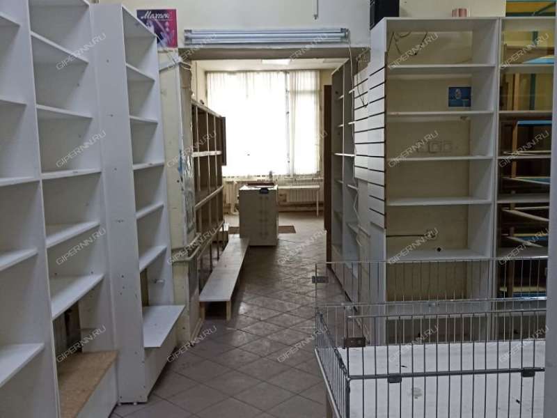 помещение под торговую площадь на улице Сергея Есенина