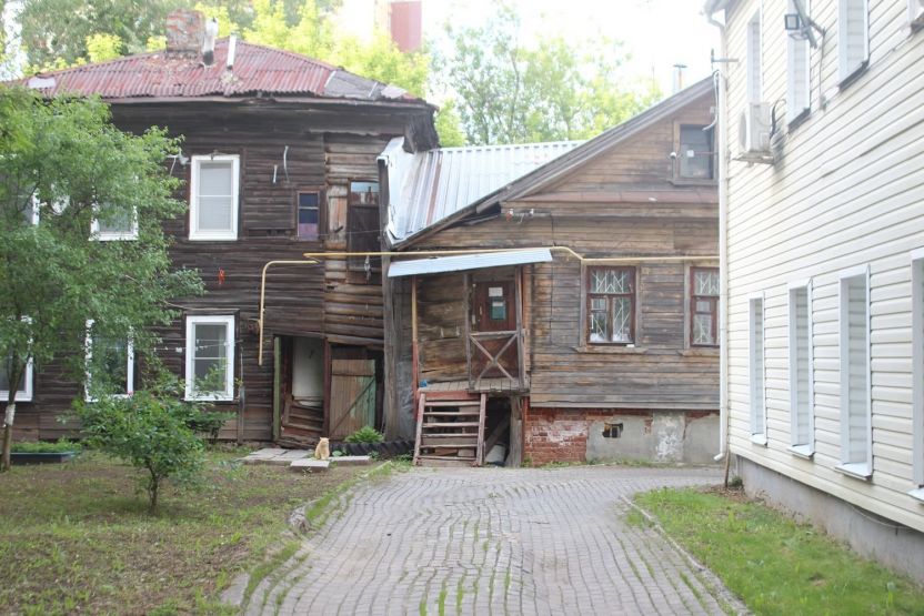 Славянская, 51 и 51а. Фото: Анна Синаревская / gipernn.ru