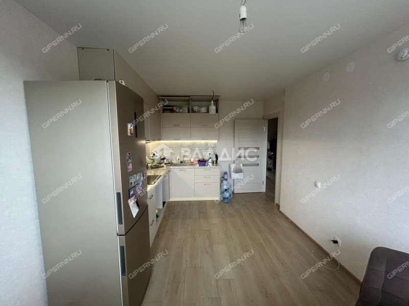 трёхкомнатная квартира на проспекте Героев Донбасса дом 16