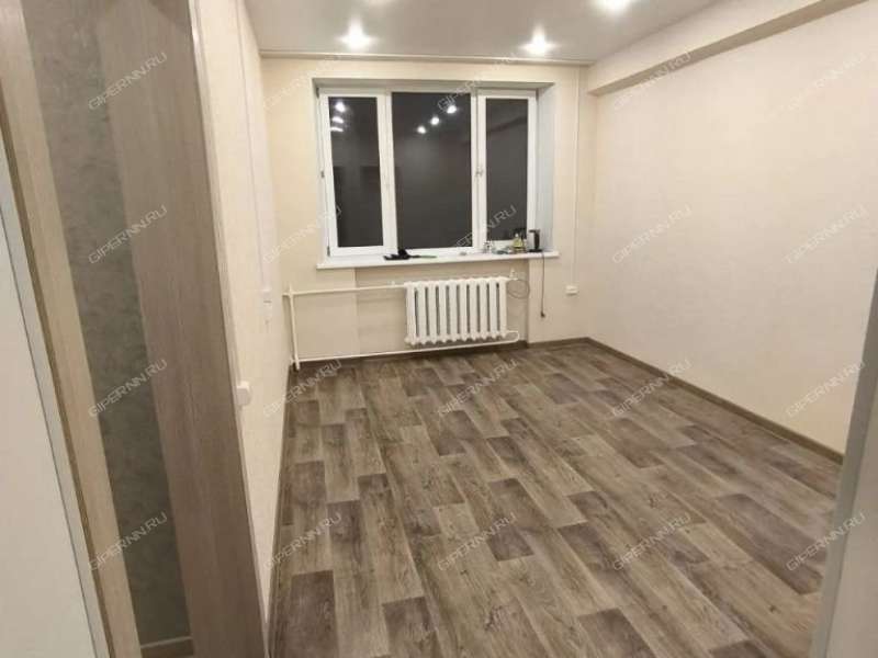 комната в доме 28 на Молодёжном проспекте