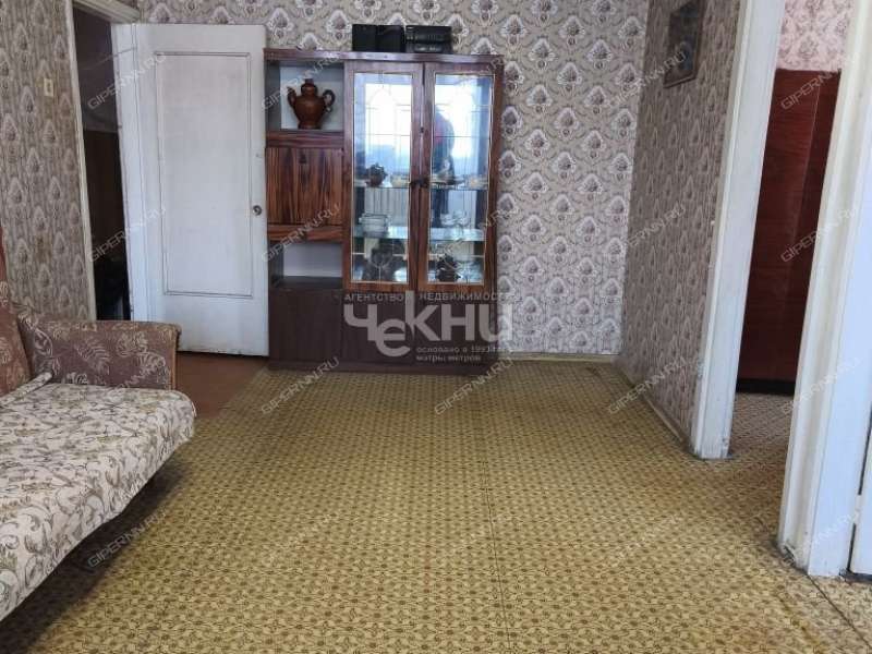 трёхкомнатная квартира в 6-м микрорайоне дом 21