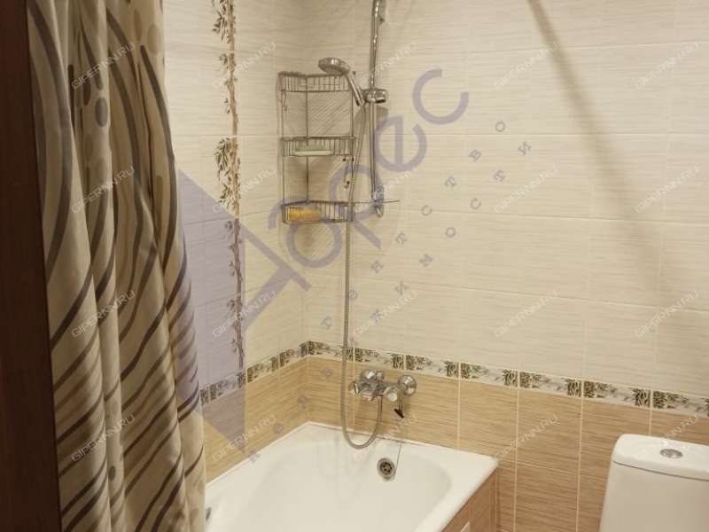 трёхкомнатная квартира на улице Родионова дом 193