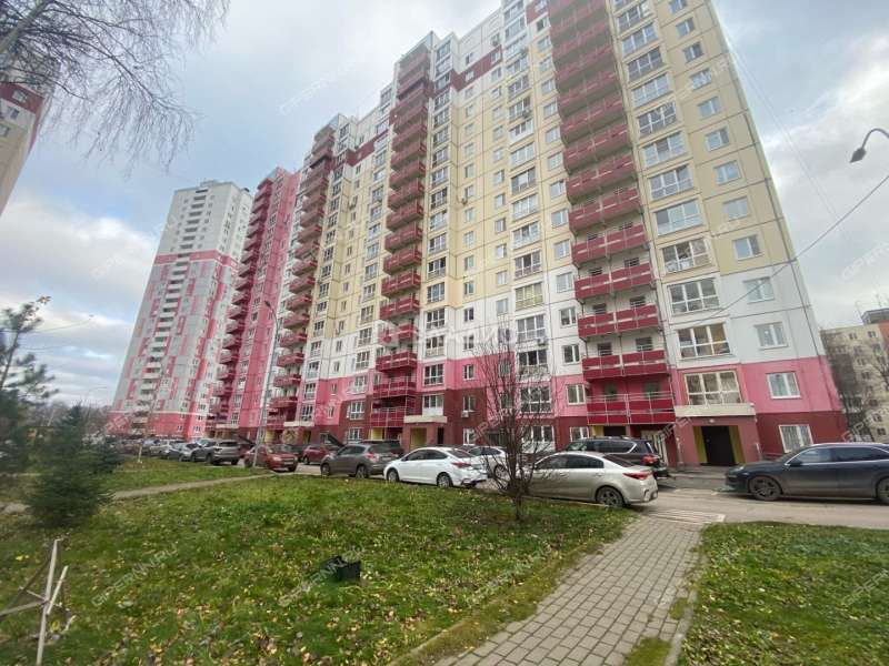 двухкомнатная квартира на бульваре 60-летия Октября дом 23 к1