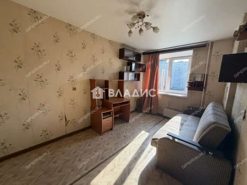 комната в доме 42 на улице Бурденко