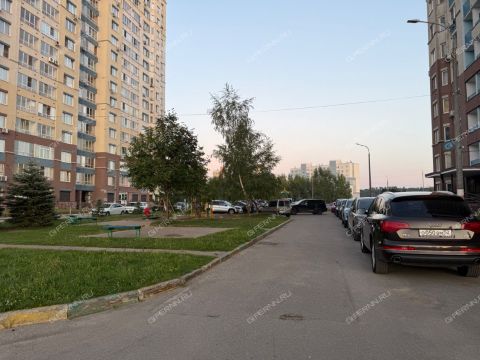 1-komnatnaya-ul-geroya-shnitnikova-d-1 фото