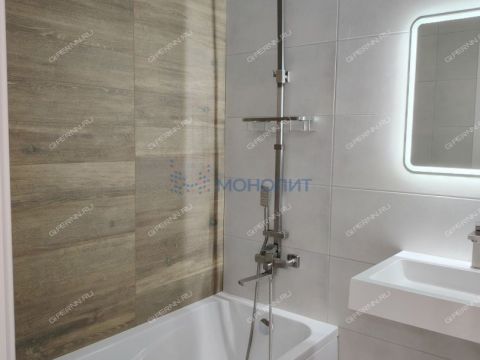 3-komnatnaya-ul-pyatigorskaya-d-18a фото