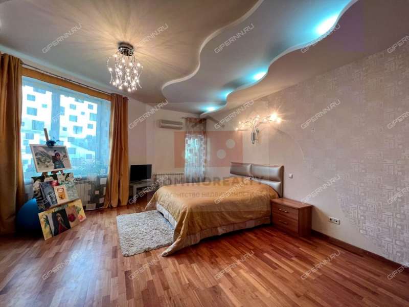 трёхкомнатная квартира на Большой Покровской улице дом 20б