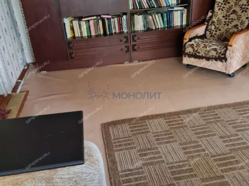 четырёхкомнатная квартира на Школьной улице дом 26 село Линда