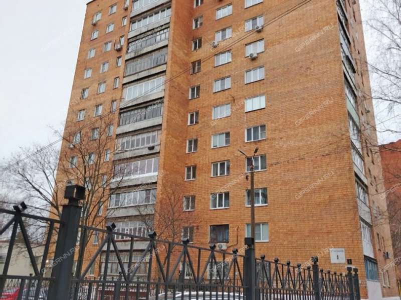 четырёхкомнатная квартира в 2-м микрорайоне дом 1 город Кстово