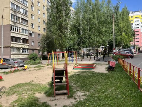 2-komnatnaya-ul-verhnepecherskaya-d-7-k2 фото