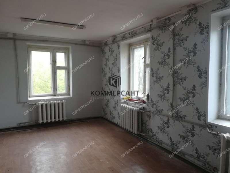 здание под офис, торговую площадь на Торфяной улице