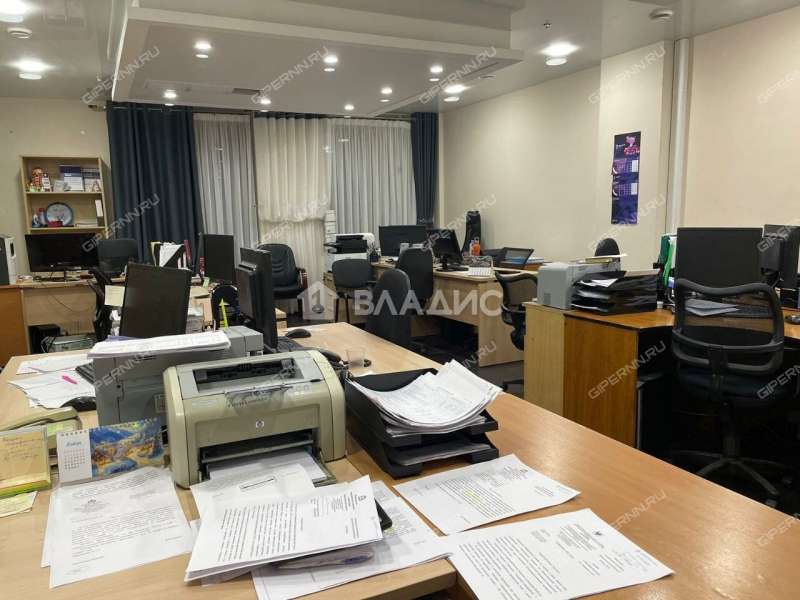 помещение под помещение свободного назначения на улице Минина