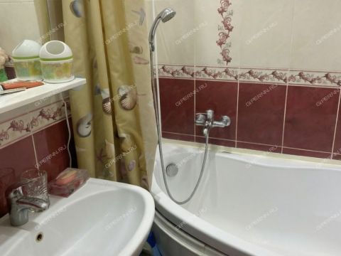 4-komnatnaya-ul-strokina-d-19 фото