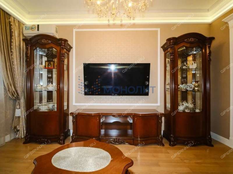 трёхкомнатная квартира на Большой Покровской улице дом 30а