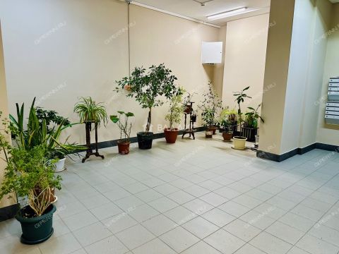 1-komnatnaya-b-r-akademika-koroleva-d-10 фото