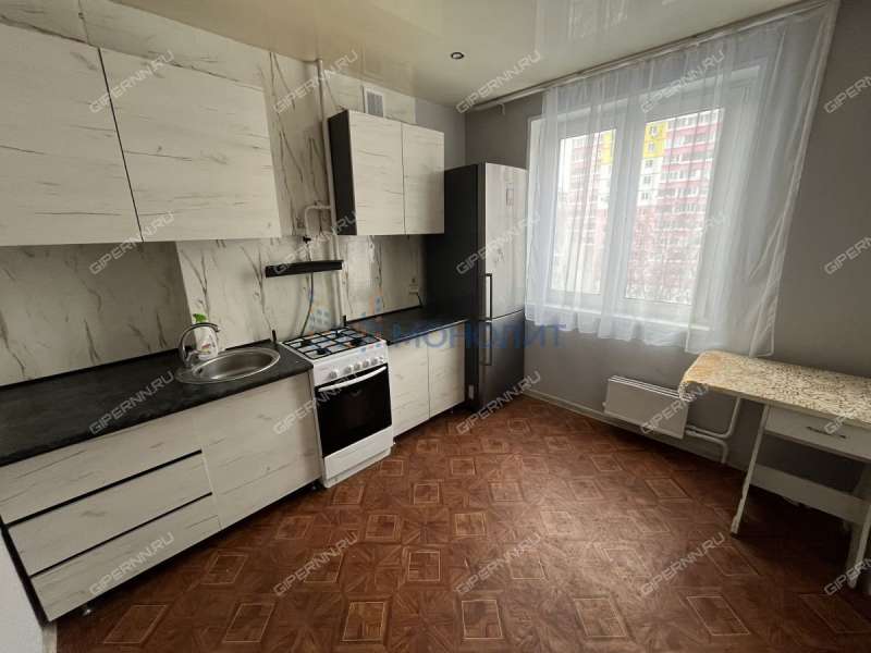 двухкомнатная квартира на улице Верхнепечёрская дом 12