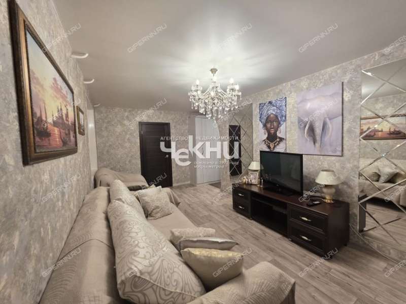 трёхкомнатная квартира на Планетной улице дом 38