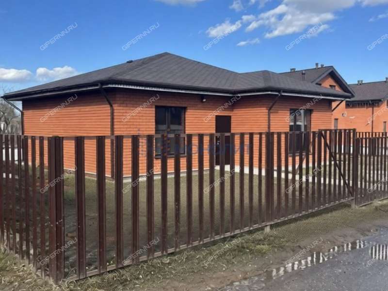 дом на Приозёрной улице деревня Крутая