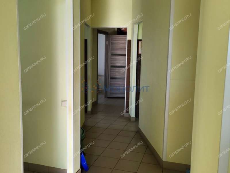 помещение под офис, торговую площадь на Южном шоссе