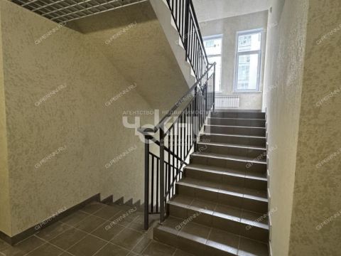3-komnatnaya-ul-poltavskaya-d-15 фото