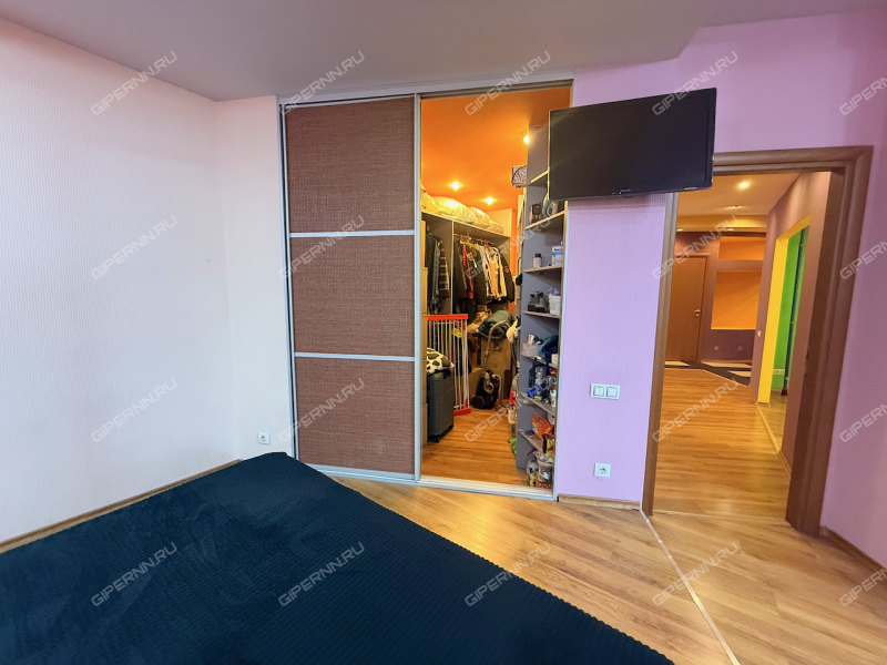 трёхкомнатная квартира на улице Коминтерна дом 127