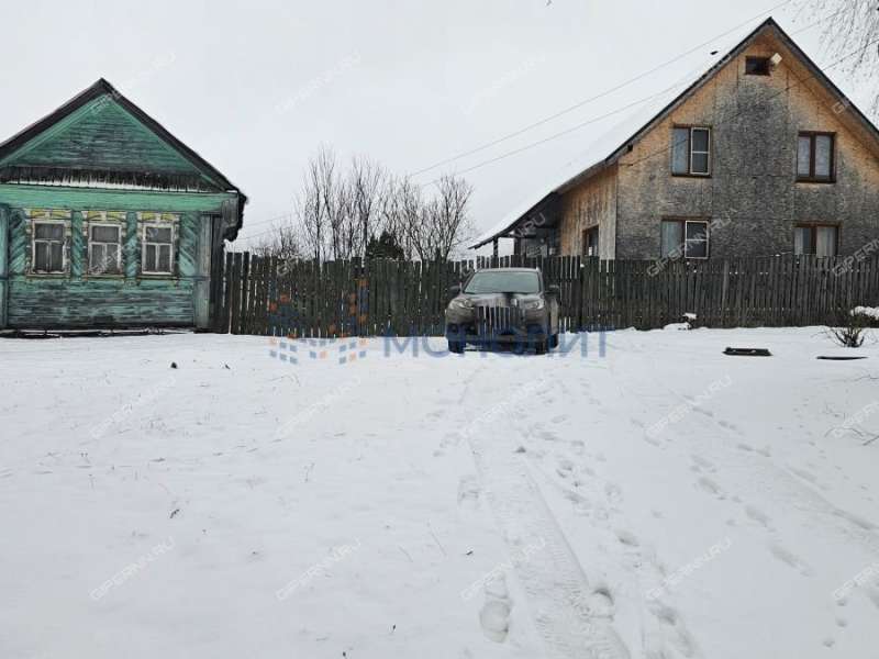 дом на улице 40 лет Победы деревня Пияичное