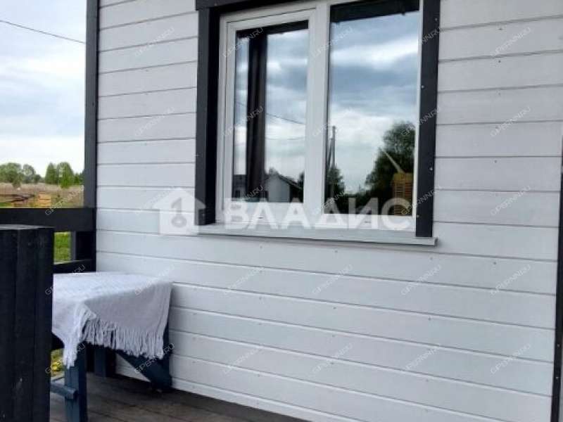 дом на улице Родниковая деревня Маевка