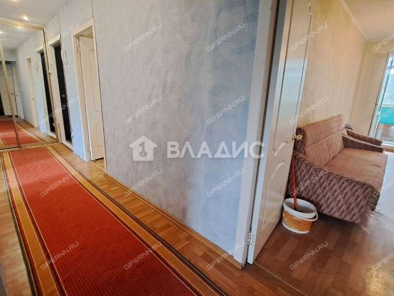 четырёхкомнатная квартира на улице Краснодонцев дом 19