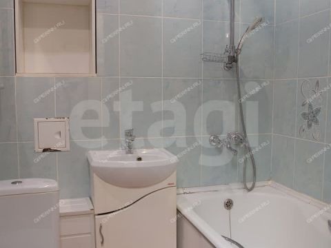 1-komnatnaya-ul-raduzhnaya-d-4a фото