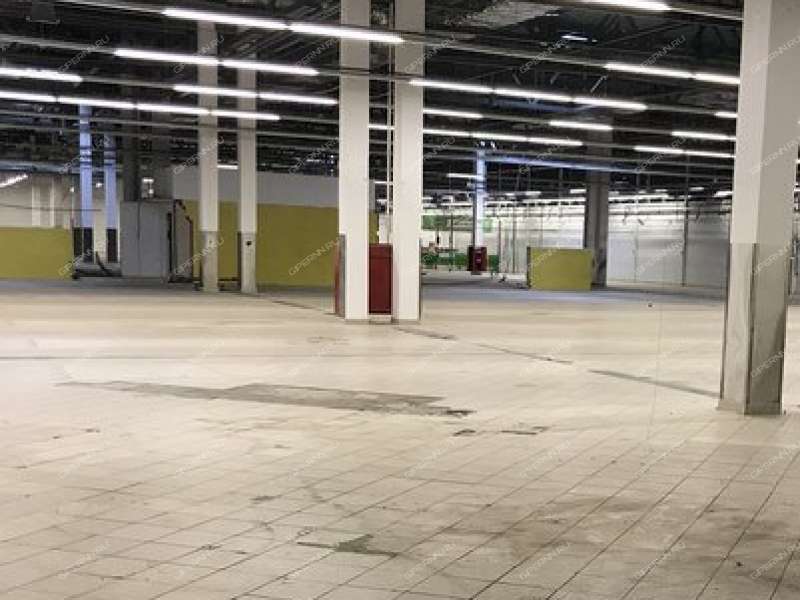 помещение под торговую площадь на Комсомольской площади