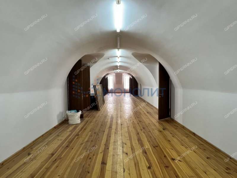 помещение под помещение свободного назначения, офис на площади Свободы