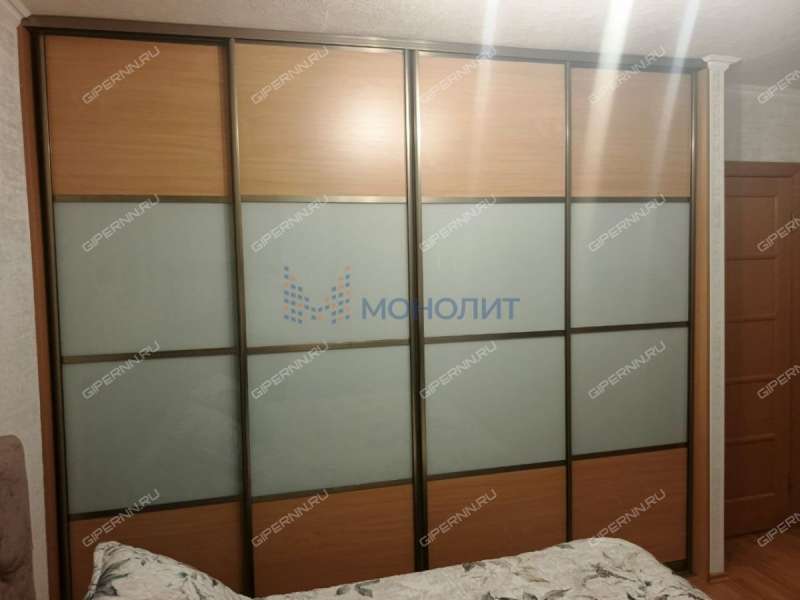 трёхкомнатная квартира на улице Александра Хохлова дом 21