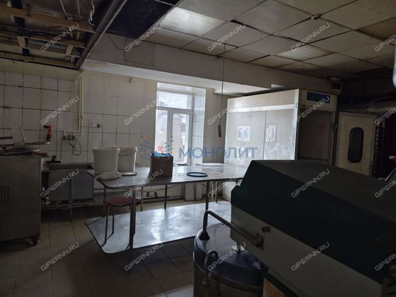 помещение под помещение свободного назначения, торговую площадь на Советской площади город Балахна