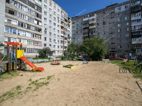 2-komnatnaya-b-r-zarechnyy-d-9 фото