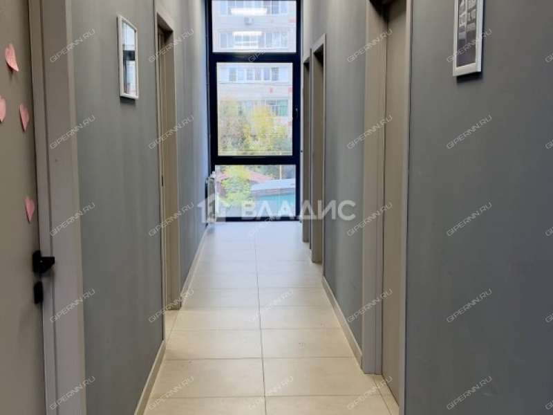 здание под офис на улице Маршала Казакова