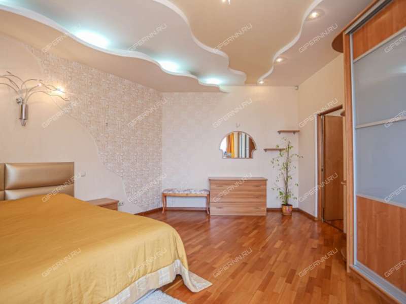 трёхкомнатная квартира на Большой Покровской улице дом 20б