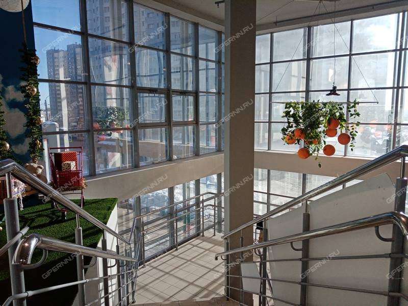 помещение под торговую площадь на Верхне-Печерская ул. 14