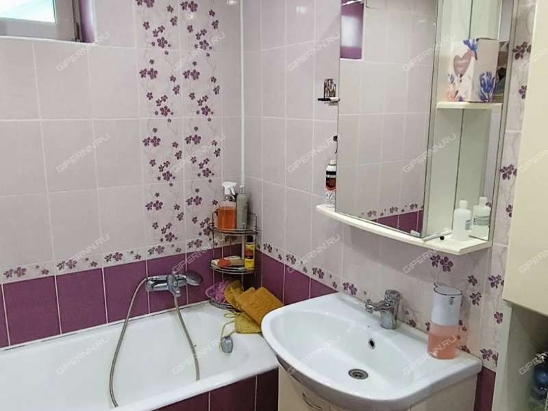 дом на Молодёжной улице село Каменки