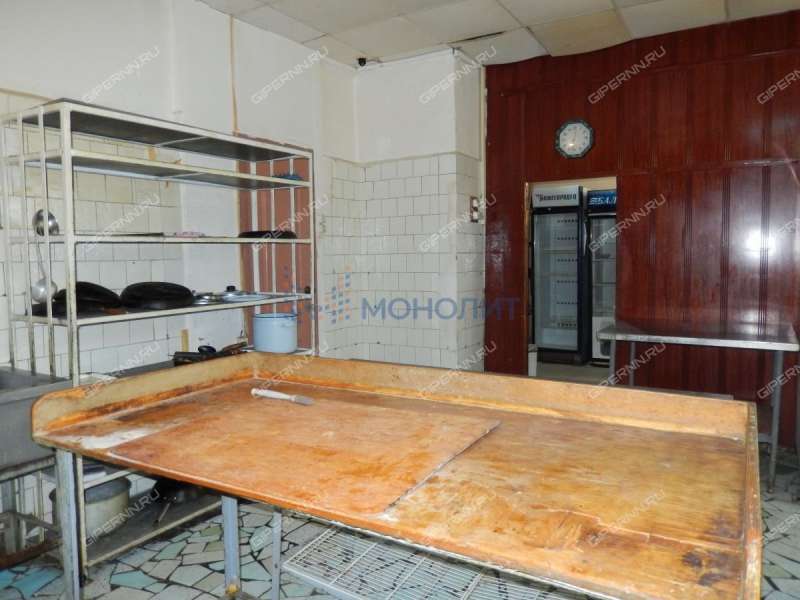 помещение под помещение свободного назначения, торговую площадь на улице Героя Давыдова