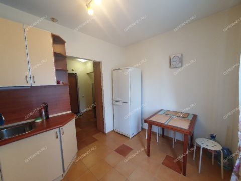 2-komnatnaya-ul-verhnepecherskaya-d-14-k1 фото