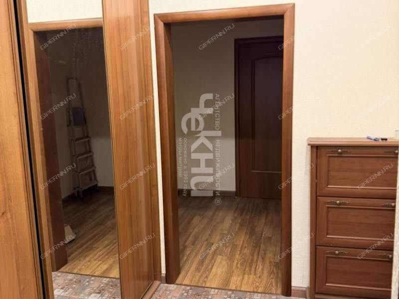 шестикомнатная квартира на Почтовом съезде дом 15а
