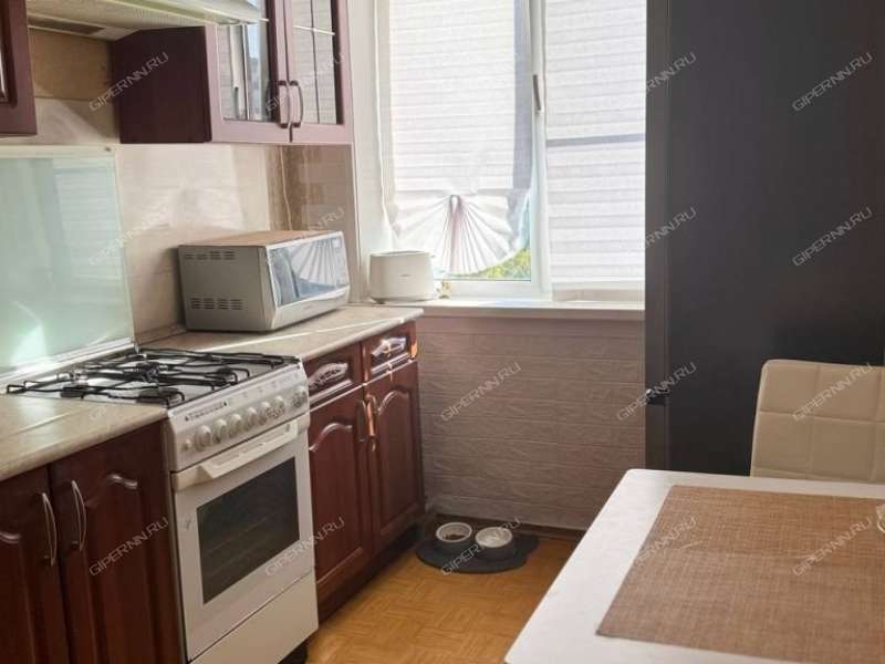 трёхкомнатная квартира на улице Челюскинцев дом 22