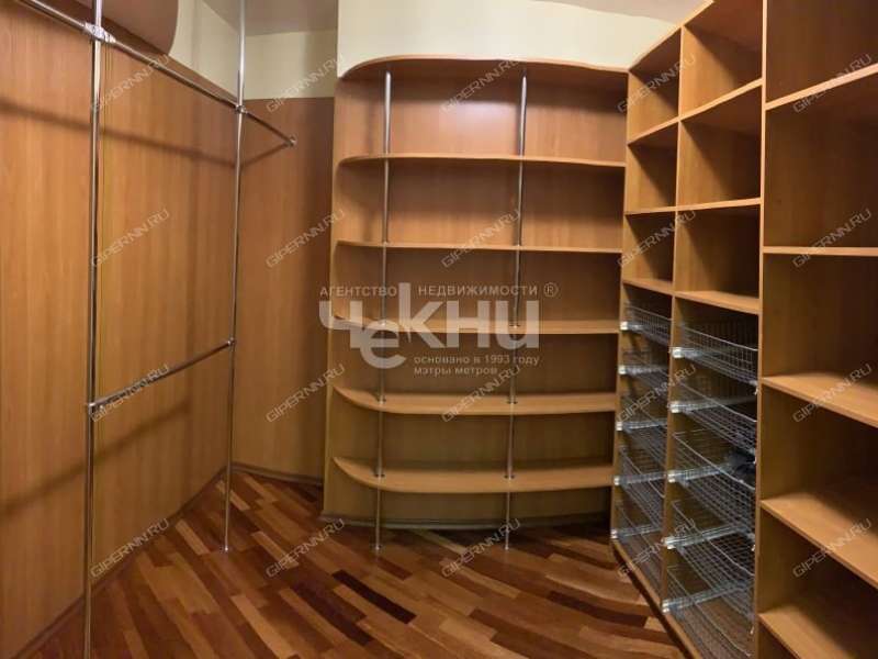 трёхкомнатная квартира на Лукерьинской улице дом 5 город Кстово