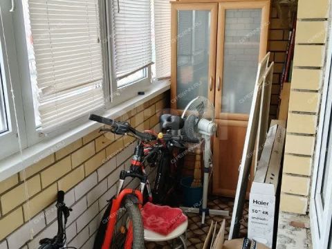 1-komnatnaya-ul-vyatskaya-d-7 фото