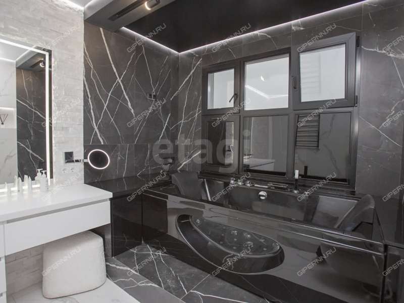 трёхкомнатная квартира на улице Минина дом 29