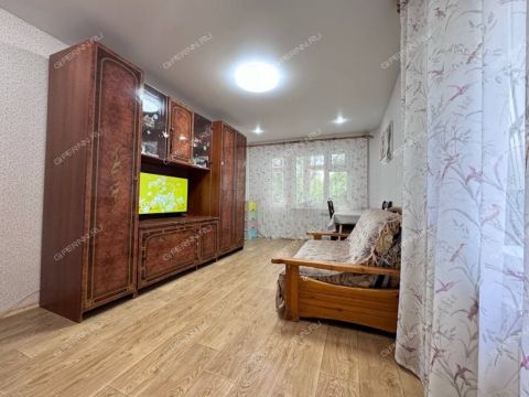 4-komnatnaya-ul-strokina-d-16b фото