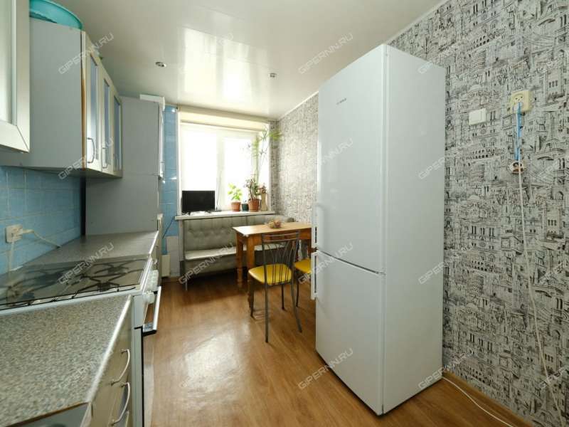 трёхкомнатная квартира на улице Адмирала Макарова дом 12