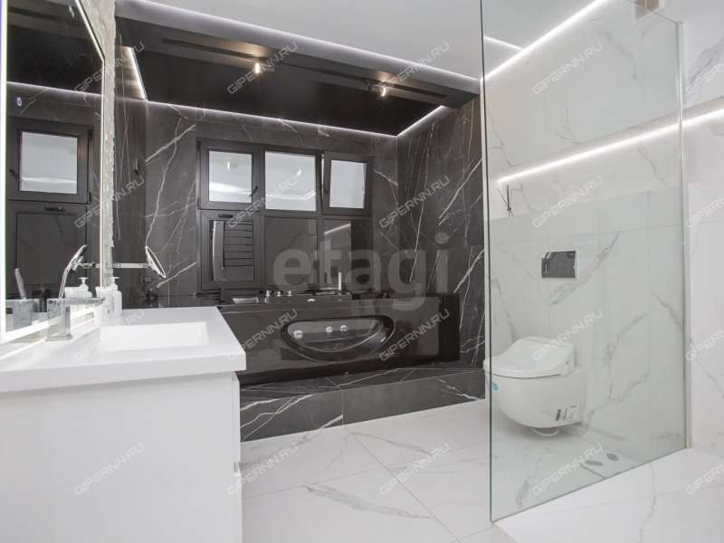 трёхкомнатная квартира на улице Минина дом 29