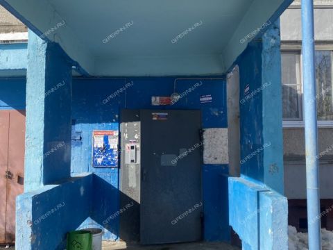 4-komnatnaya-ul-strokina-d-19 фото