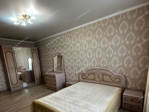 1-komnatnaya-ul-vyatskaya-d-4 фото